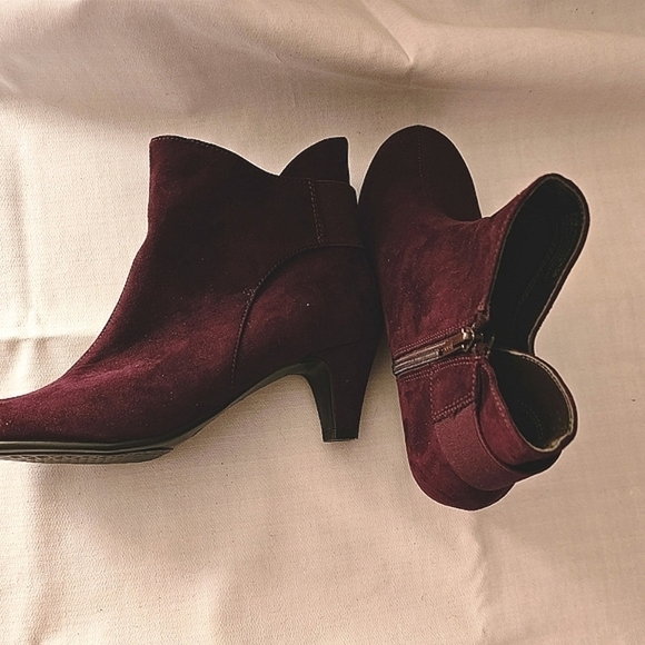 Aerosols Booties NWOT - Picture 3 of 4